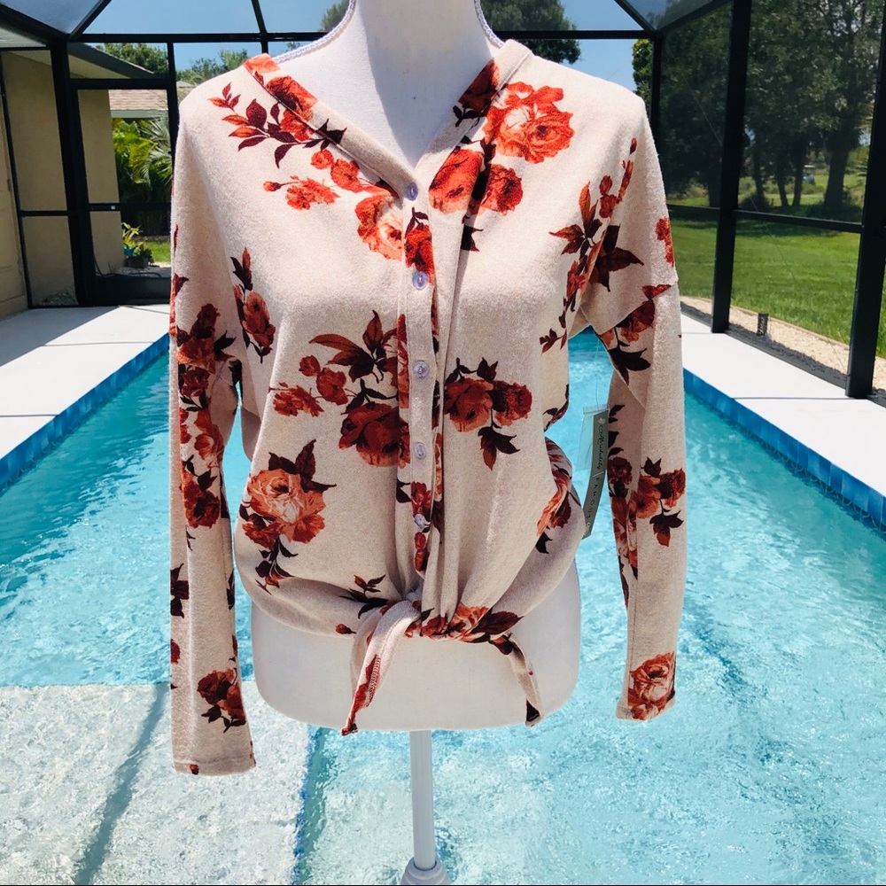 SOLD!⭐️NWT buttondown sweater!⭐️ - Picture 6 of 6
